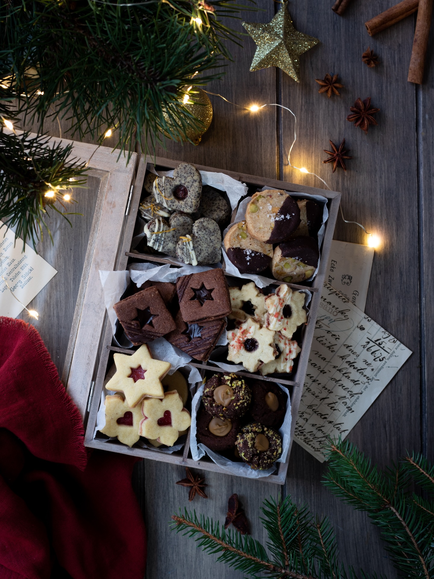 Všem bych ráda popřála co nejkrásnější Vánoce ❤️⭐️ Ať vám Ježíšek nadělí zdraví a lásky, co se do vás vejde ☺️🙏🍀❤️ 
#vanoce #vanocniprani #vanocnipohoda #zdravi #laska