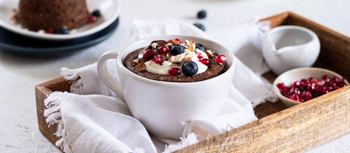 zdravý mug cake s mandlemi