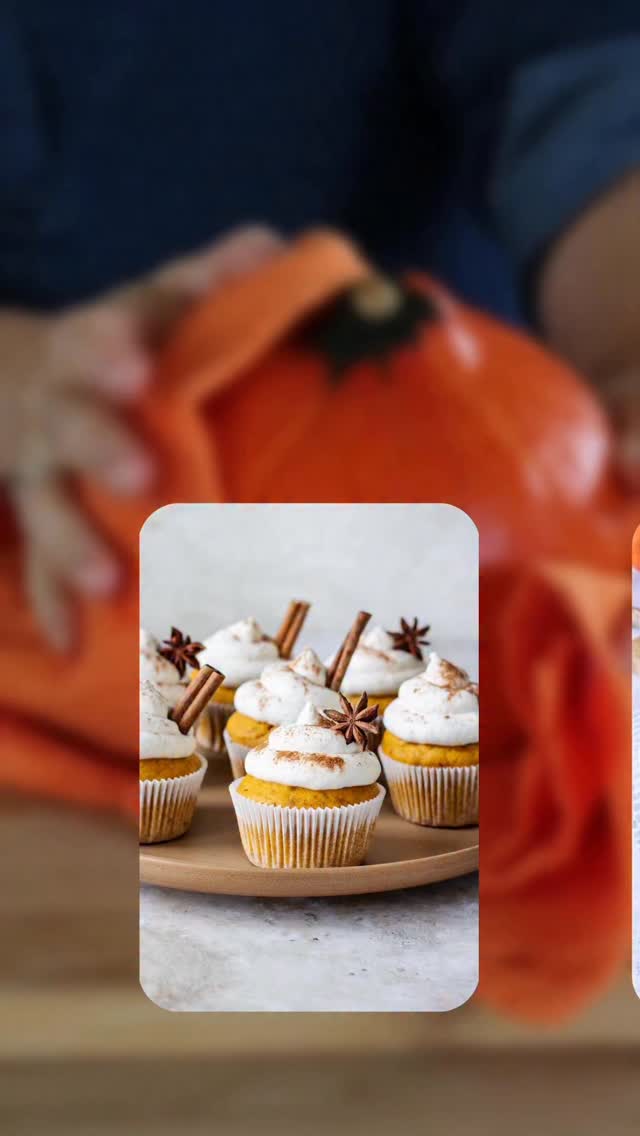 Jedno dýňové pyré - základ pro nespočet skvělých jídel včetně dezertů. Základem je dýně Hokkaido, která vyniká plnou a nasládlou chutí. Po upečení její slupka zcela změkne, proto ji nemusíte loupat. Pro přípravu dýňového pyré doporučuji péct při 190 stupních 45 - 50 minut. Po upečení přendejte dýni do mísy a ještě teplou rozmixujte. Pro dokonale hladké pyré propasírujte přes cedník. Takhle jemně pyré si můžete dovolit použít i na luxusní pumpkin latté 👌☕️ Brzy přidám pár receptů, do kterých dýňové pyré využijete. 
Mimochodem skladovat ho můžete týden v lednici a mnohem déle v mrazáku 👍
#dyne #dynovepyre #domaci #hokkaido #zdravejidlo #jimzdrave #zdravyzivotnystyl #zdravevareni #zdrave #jidlo #zdravevkuchyni