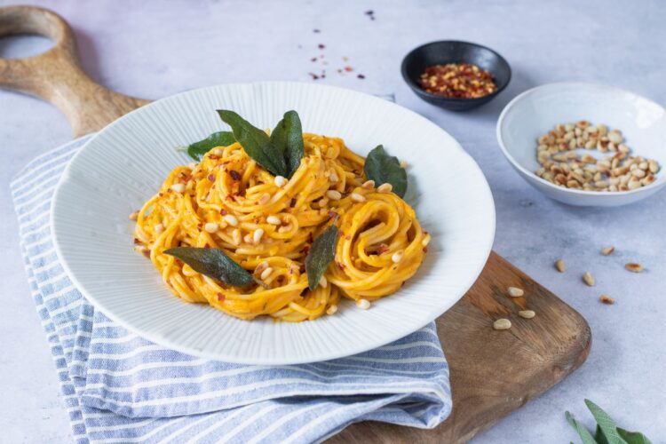 špagety s dýňovou omáčkou