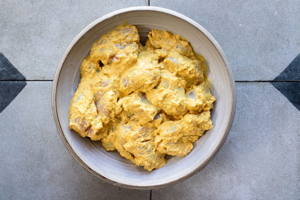 marinované kuřecí maso na chicken bhuna