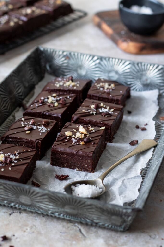 nepečené datlové brownies s kávou