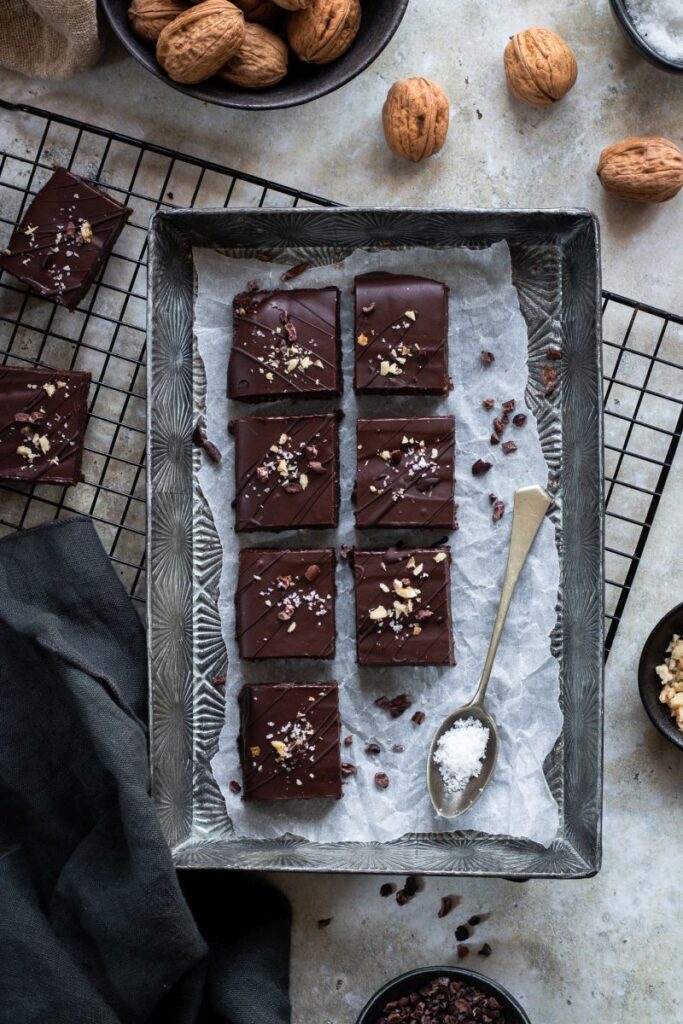 nepečené datlové brownies s kávou